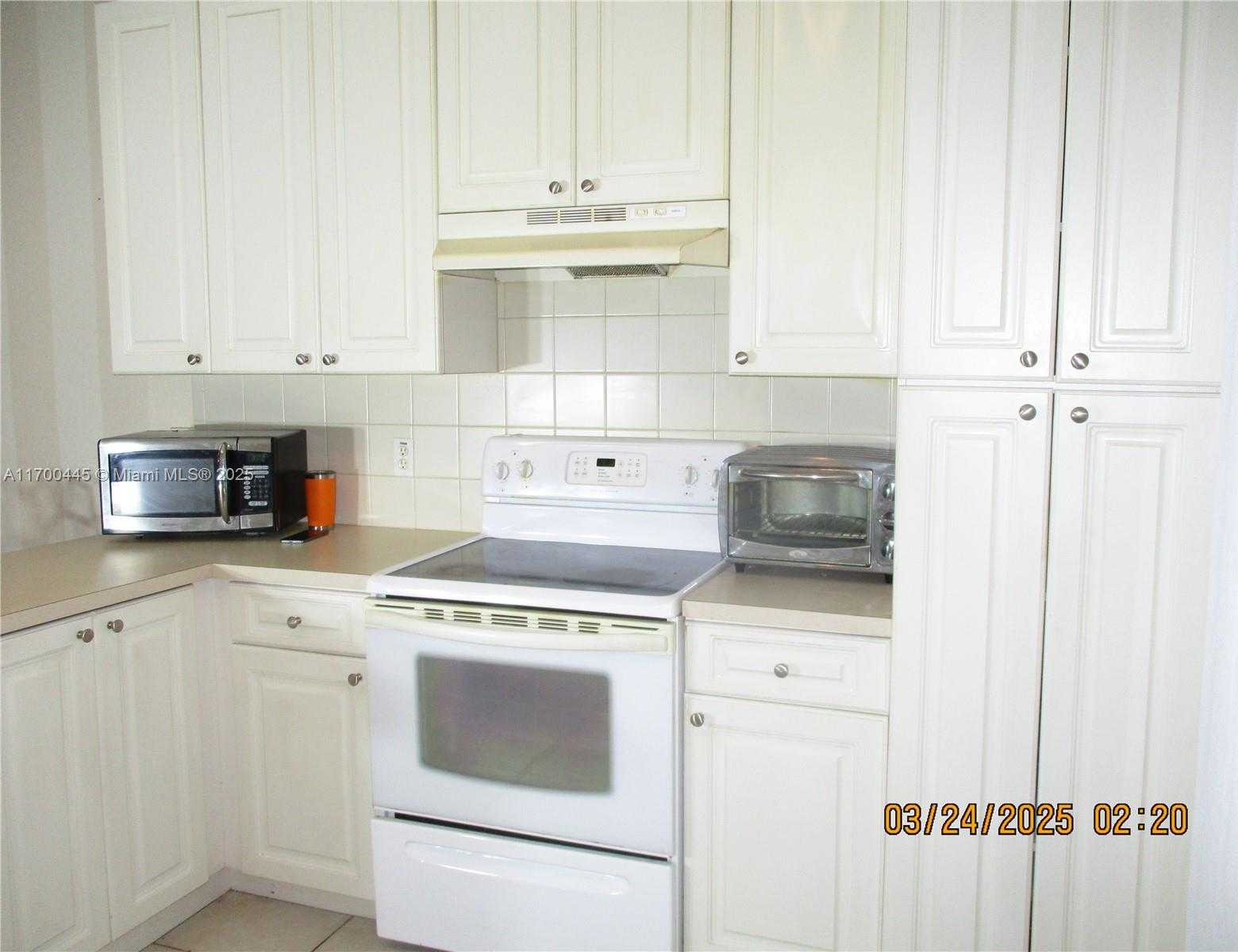 Small Image of 4802 WASHINGTON ST #2, Hollywood Number 14