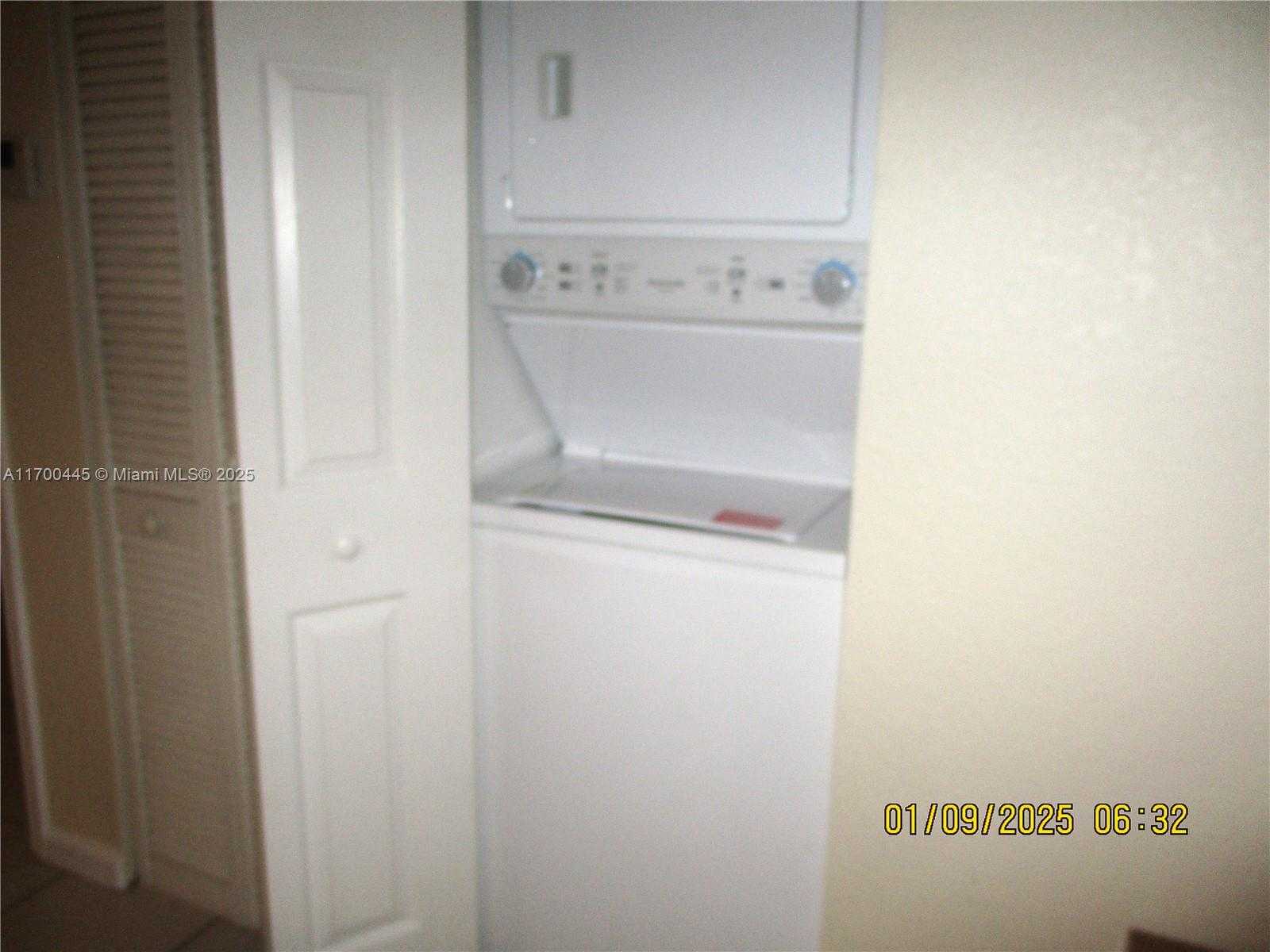 Small Image of 4802 WASHINGTON ST #2, Hollywood Number 15