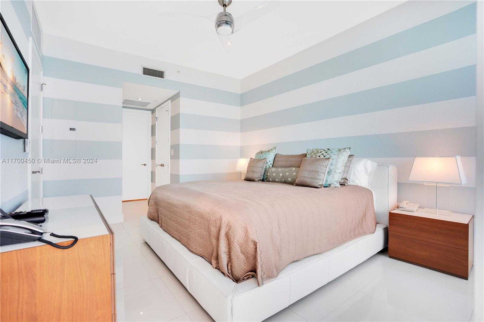 Small Image of 6801 COLLINS AVE #PH04, Miami Beach Number 19