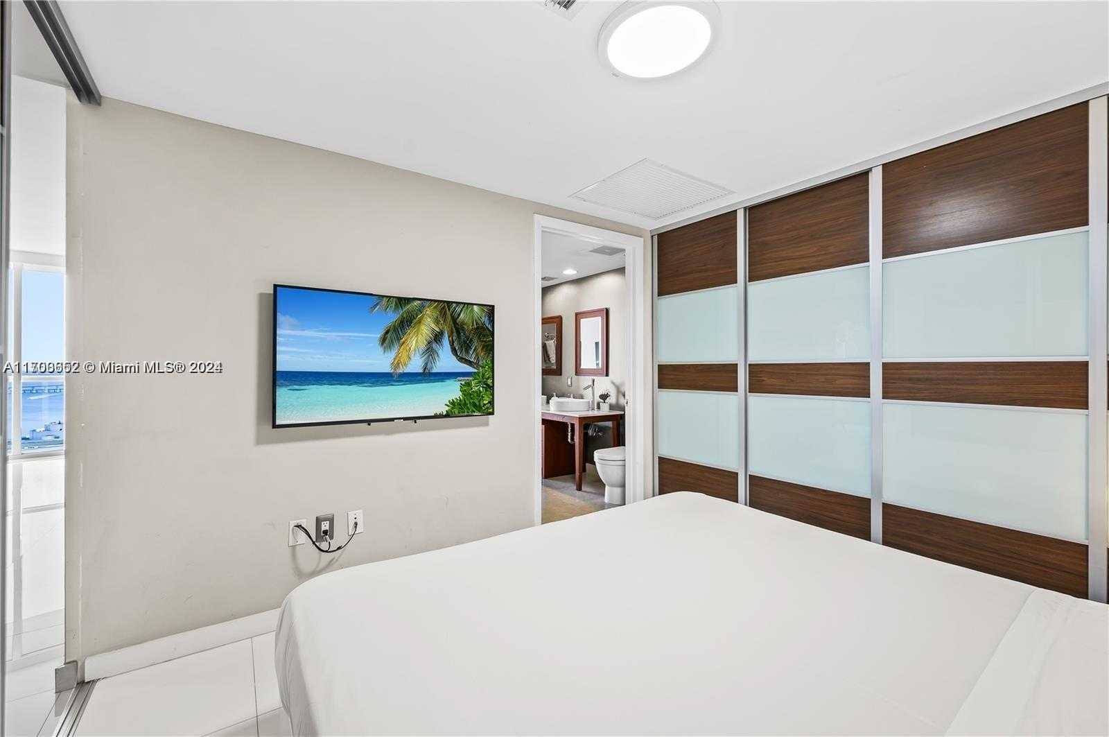 Small Image of 485 BRICKELL AVE #3109, Miami Number 13