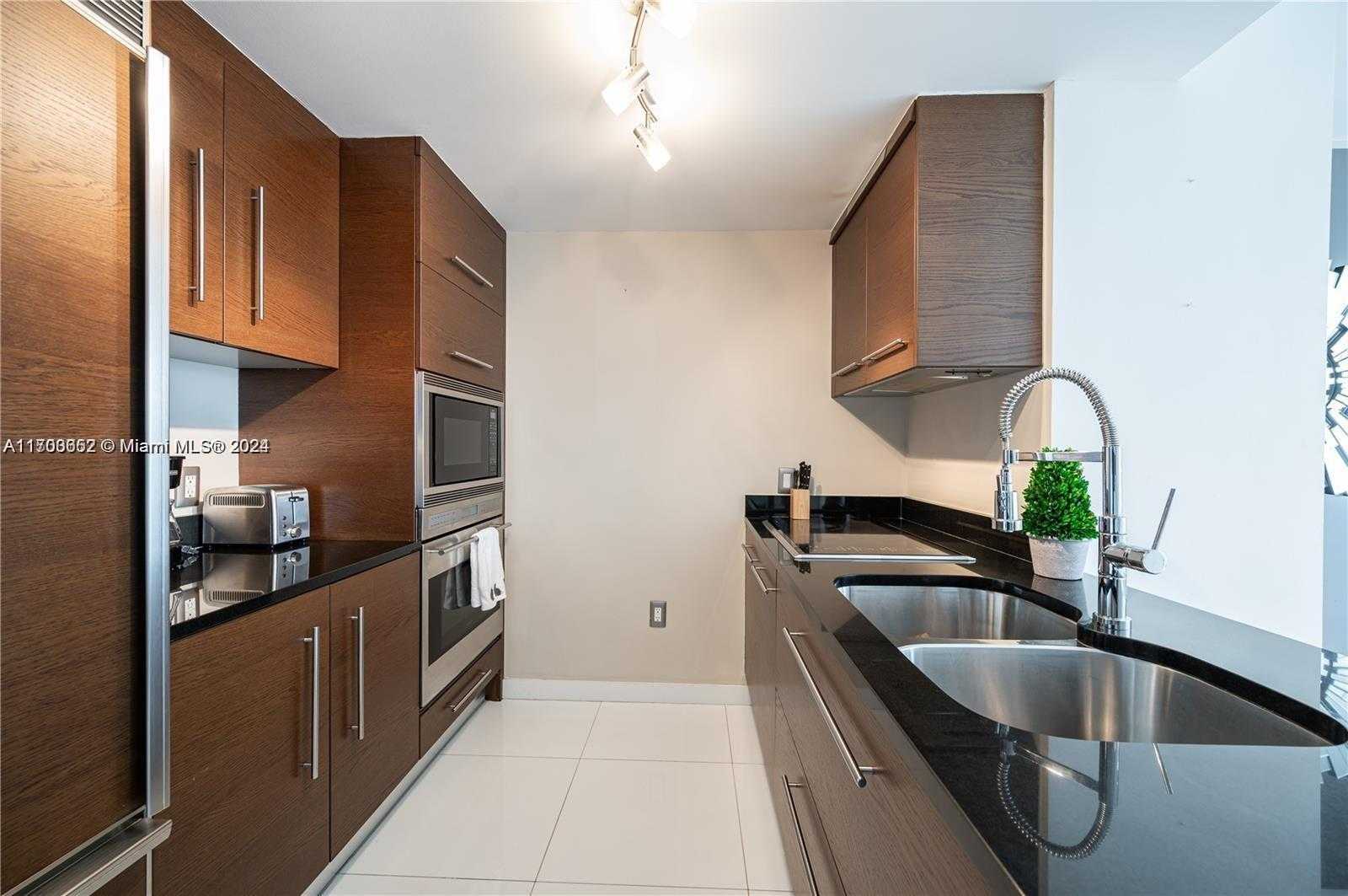 Small Image of 485 BRICKELL AVE #3109, Miami Number 5