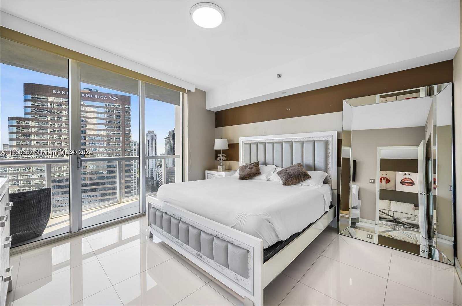 Small Image of 485 BRICKELL AVE #3109, Miami Number 6