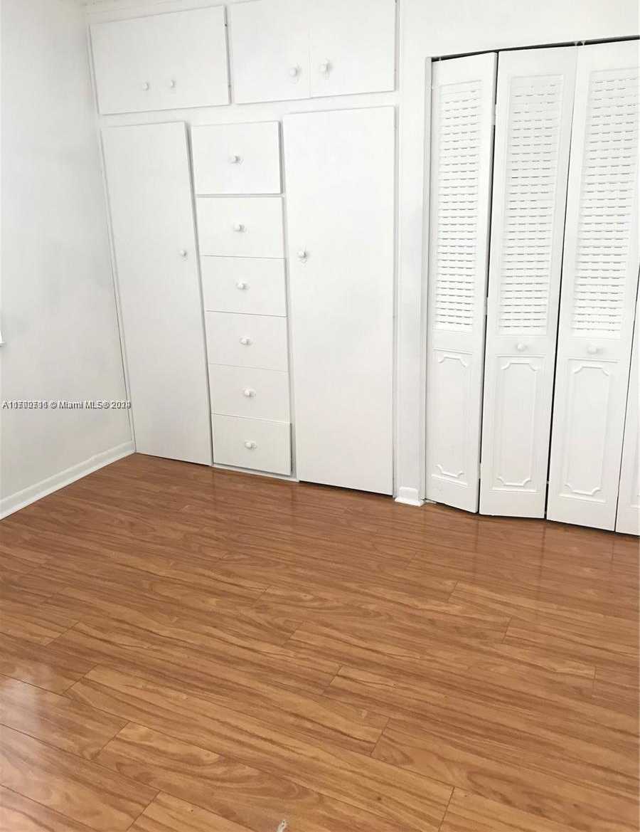 Small Image of 250 JACARANDA DR #402, Plantation Number 16