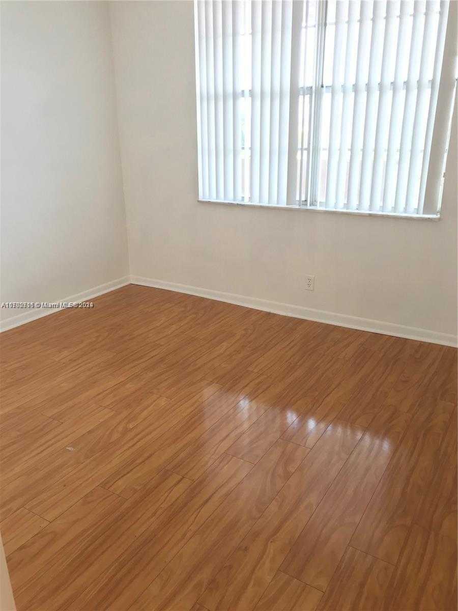 Small Image of 250 JACARANDA DR #402, Plantation Number 18