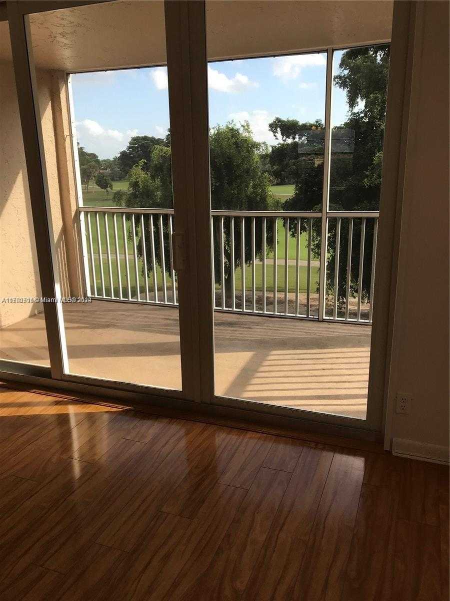 Small Image of 250 JACARANDA DR #402, Plantation Number 19