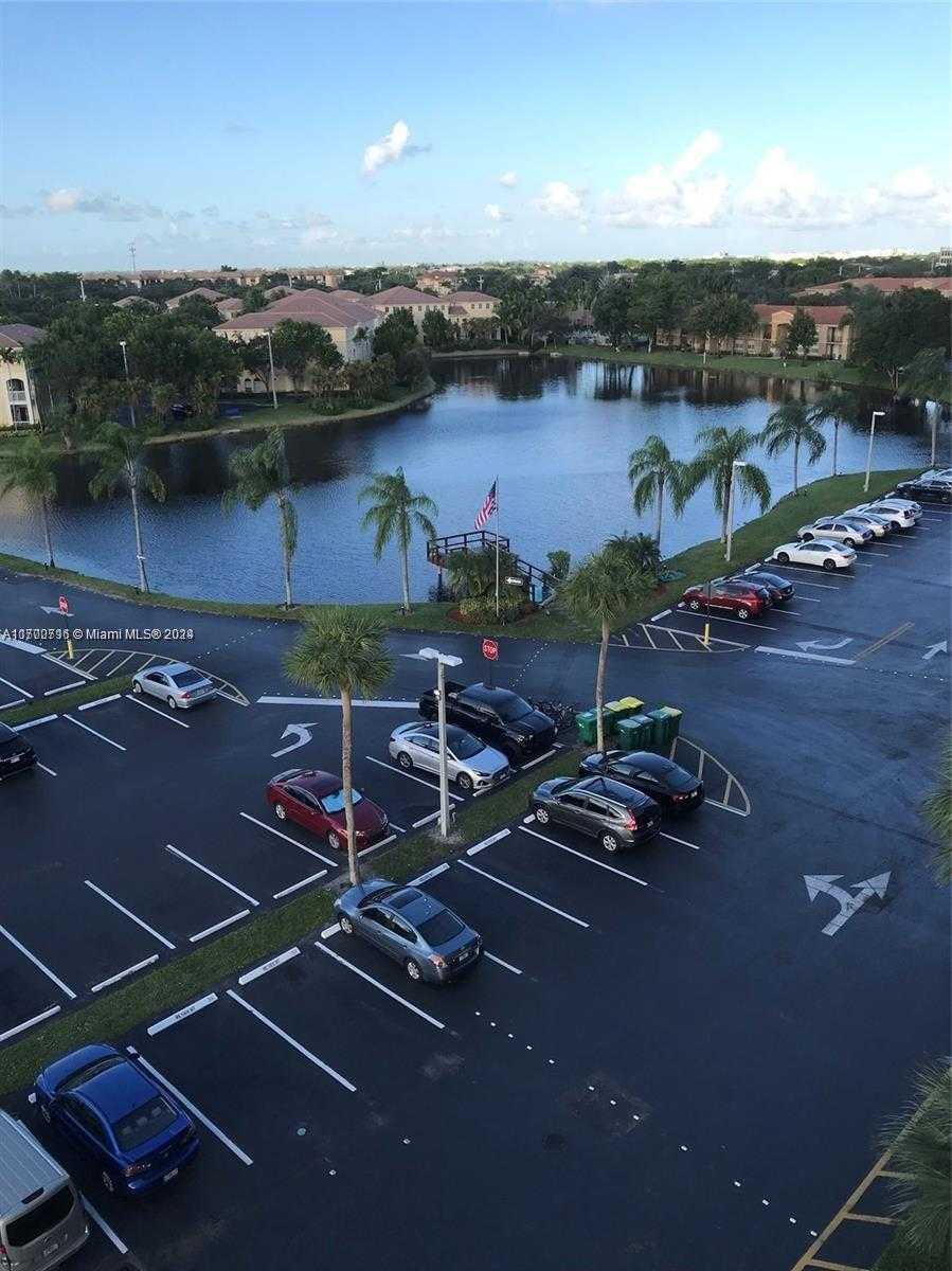 Small Image of 250 JACARANDA DR #402, Plantation Number 21