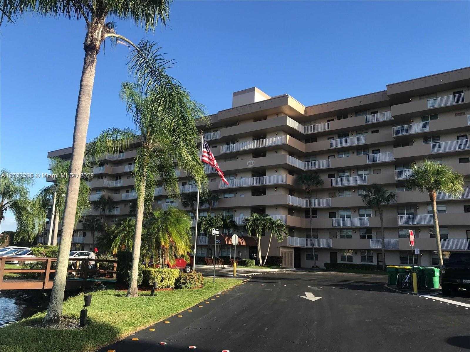 Small Image of 250 JACARANDA DR #402, Plantation Number 3
