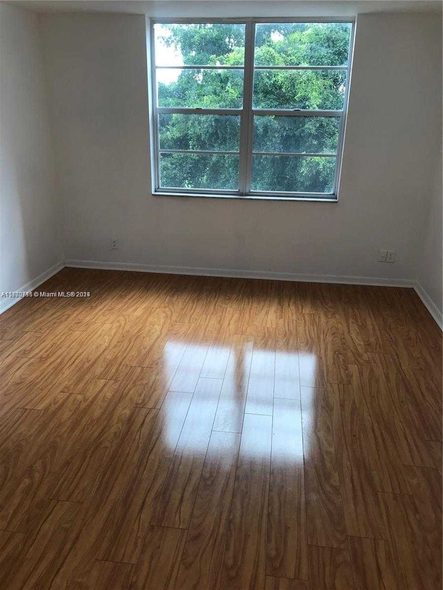 Small Image of 250 JACARANDA DR #402, Plantation Number 9