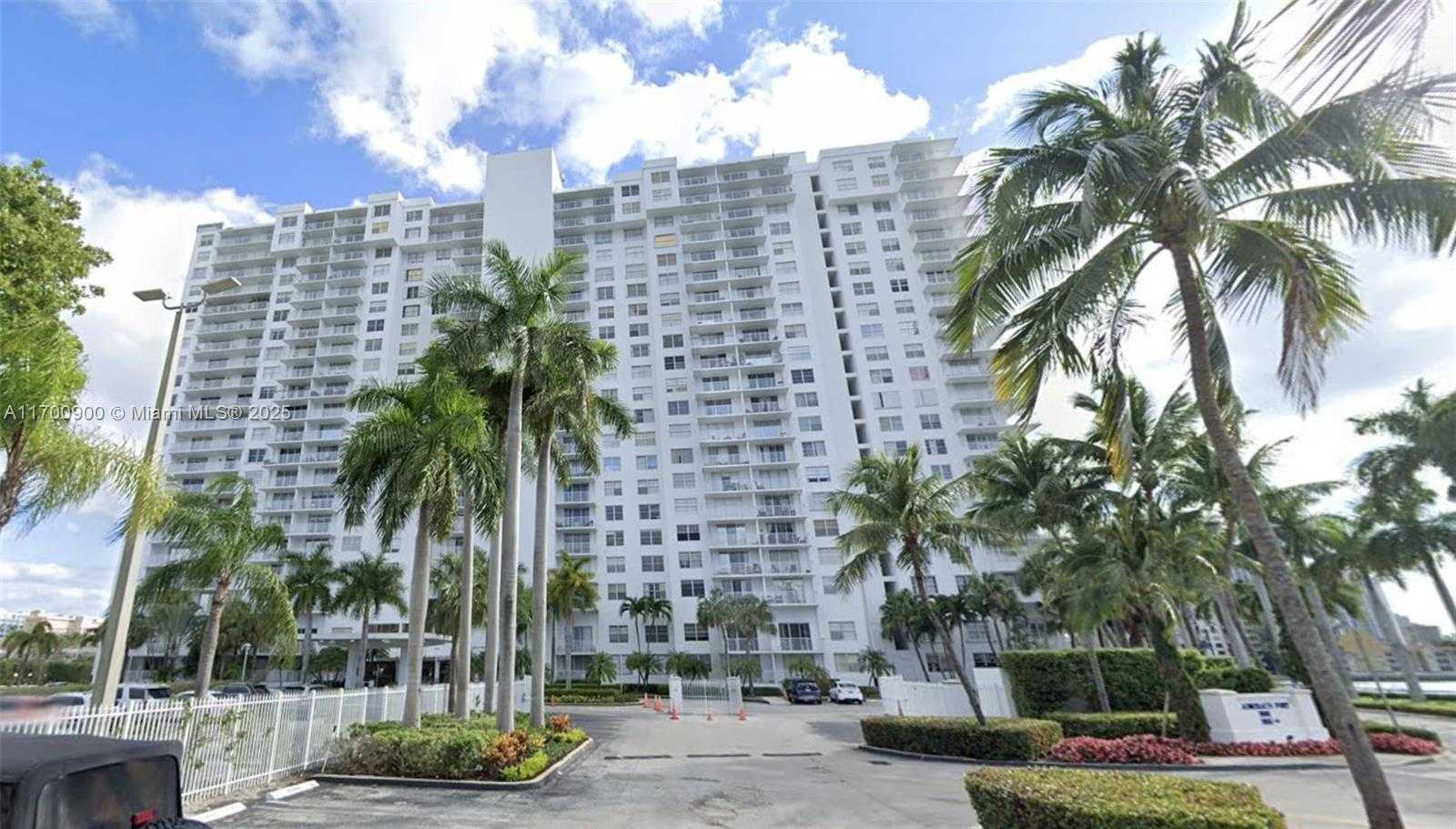 Small Image of 2851 NORTH EAST 183RD ST #501E, Aventura Number 2
