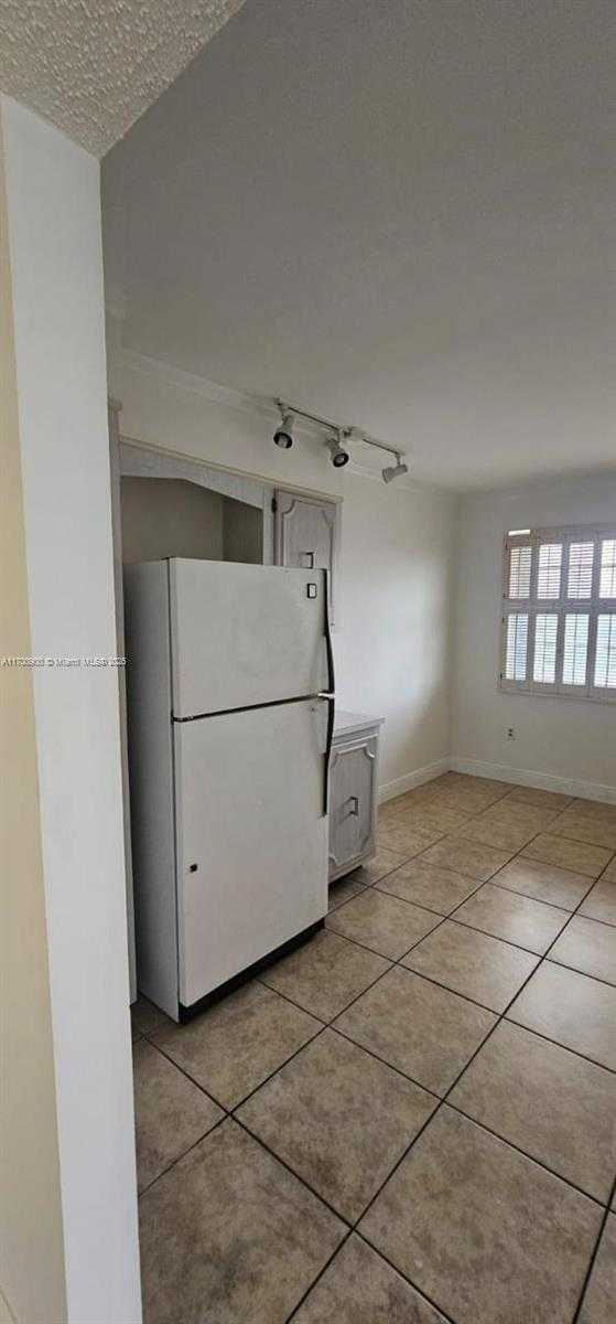 Small Image of 2851 NORTH EAST 183RD ST #501E, Aventura Number 4