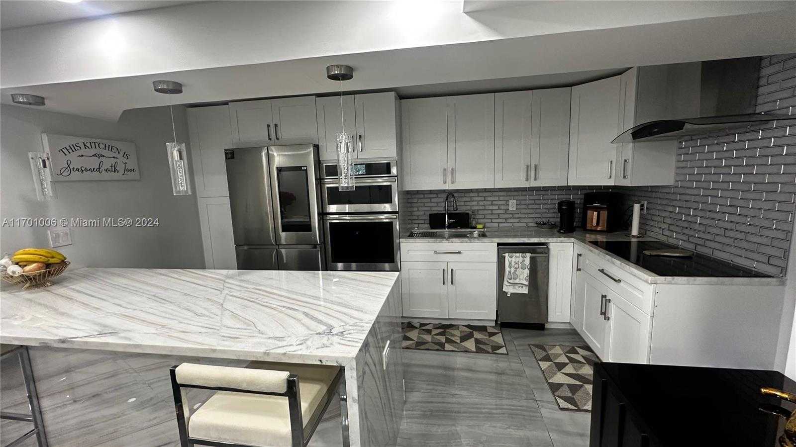 Small Image of 18041 BISCAYNE BLVD #702, Aventura Number 2