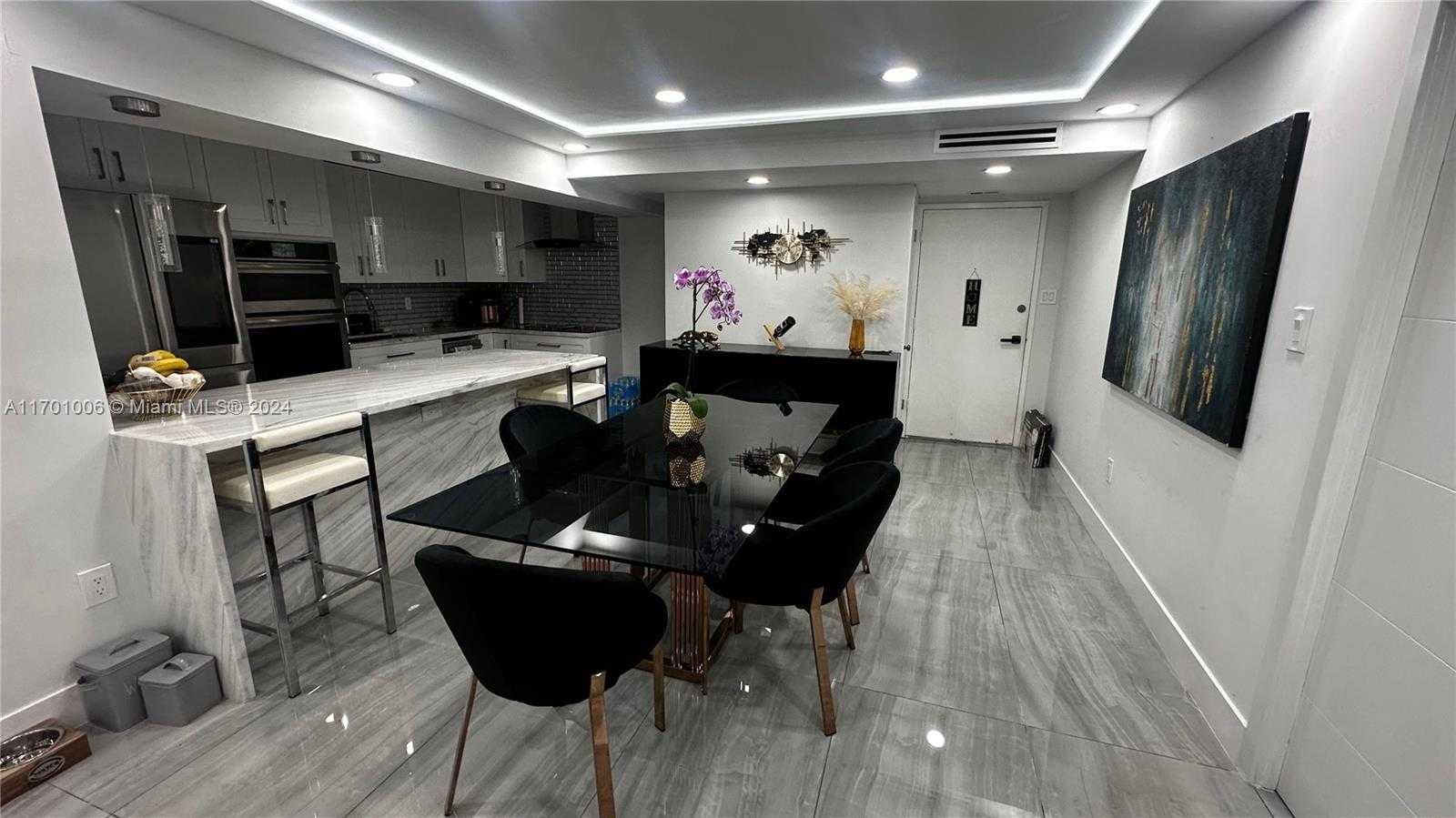 Small Image of 18041 BISCAYNE BLVD #702, Aventura Number 5