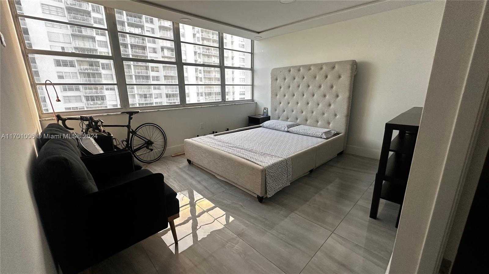Small Image of 18041 BISCAYNE BLVD #702, Aventura Number 8