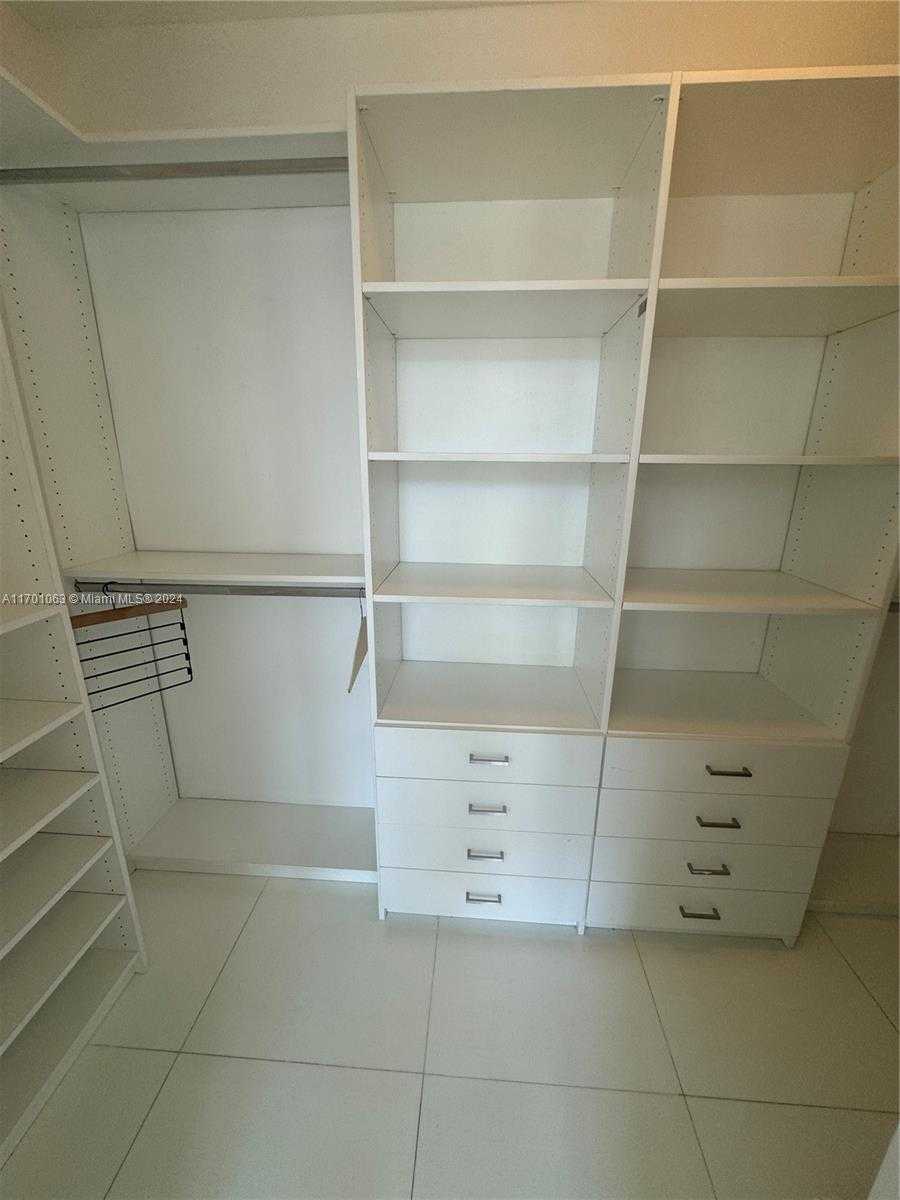 Imagen de Pequeño Objeto