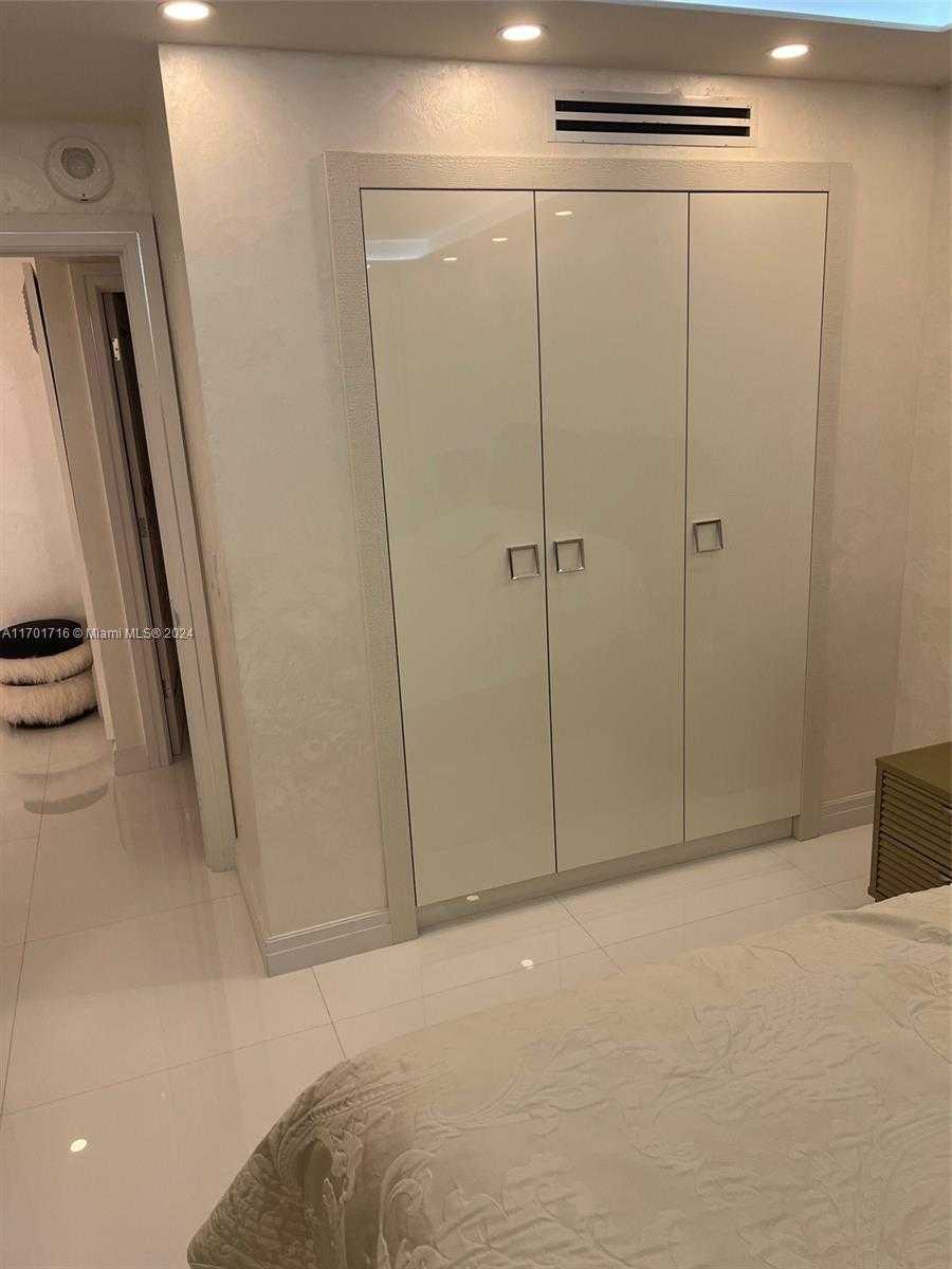 Small Image of 9801 COLLINS AVE #20T, Bal Harbour Number 26