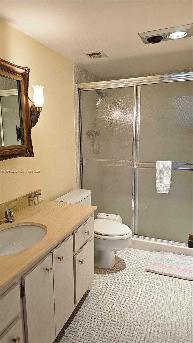 Small Image of 1985 SOUTH OCEAN DR #10H, Hallandale Beach Number 13