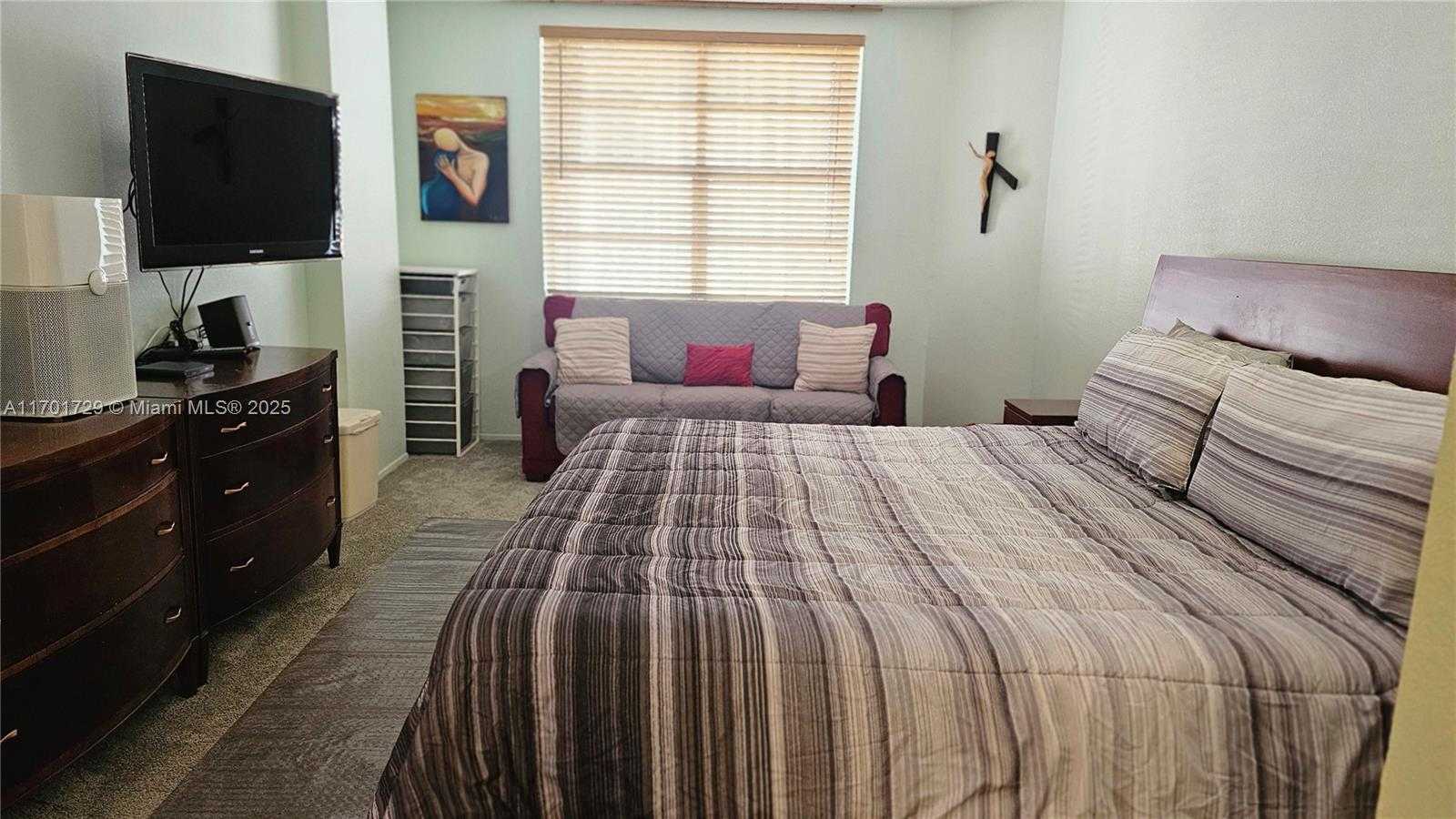Small Image of 1985 SOUTH OCEAN DR #10H, Hallandale Beach Number 15
