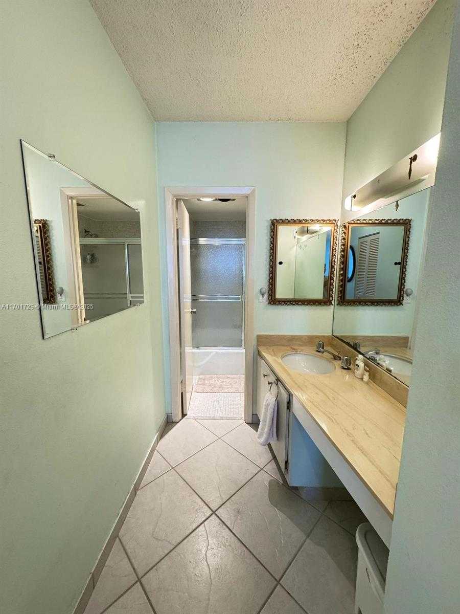 Small Image of 1985 SOUTH OCEAN DR #10H, Hallandale Beach Number 17