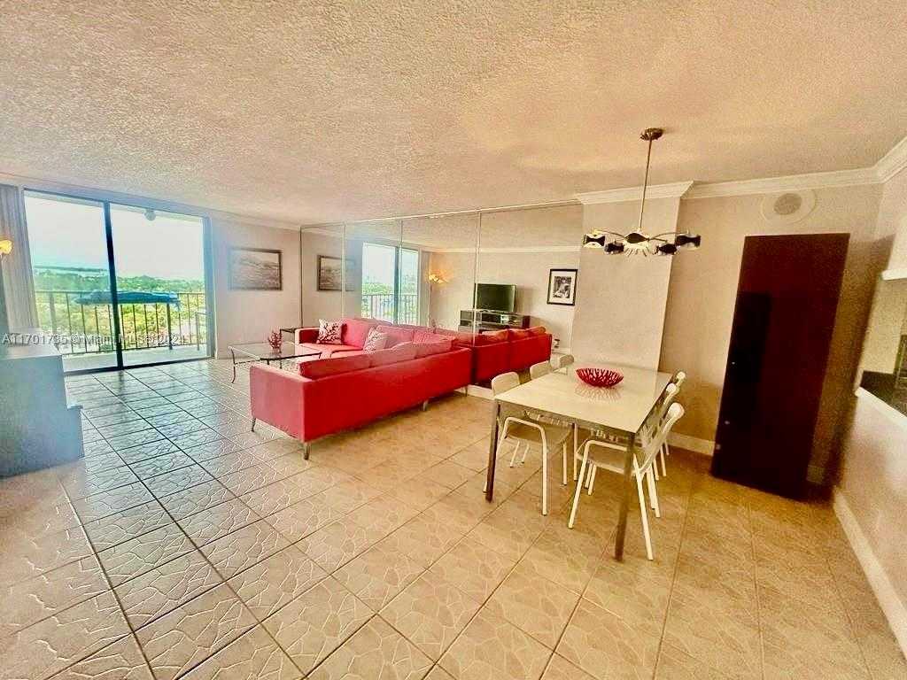 Small Image of 2625 COLLINS AVE #1710, Miami Beach Number 3