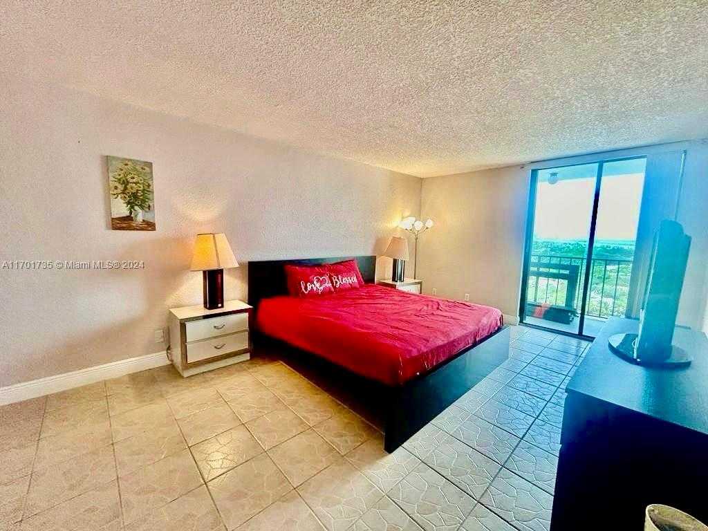 Small Image of 2625 COLLINS AVE #1710, Miami Beach Number 7