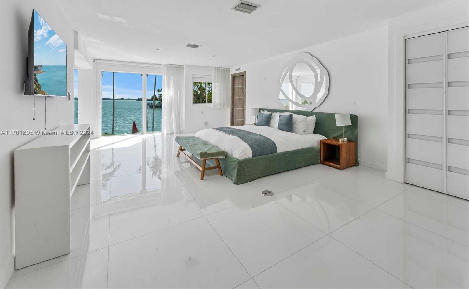 Small Image of 7504 WEST TREASURE DR, North Bay Village Number 11