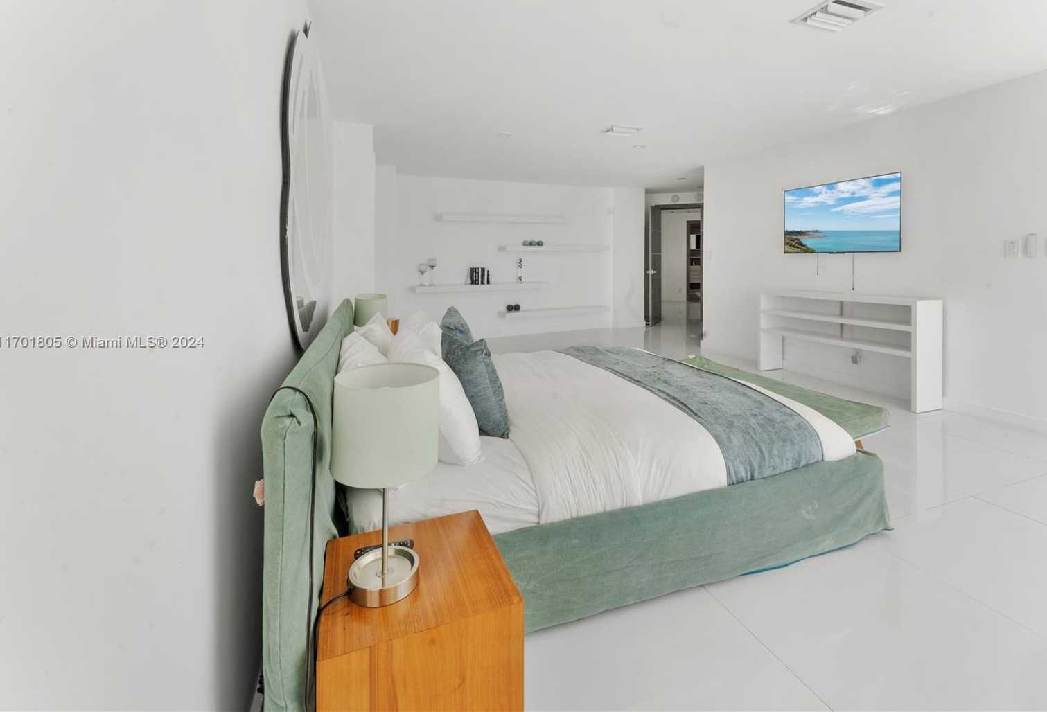 Small Image of 7504 WEST TREASURE DR, North Bay Village Number 13