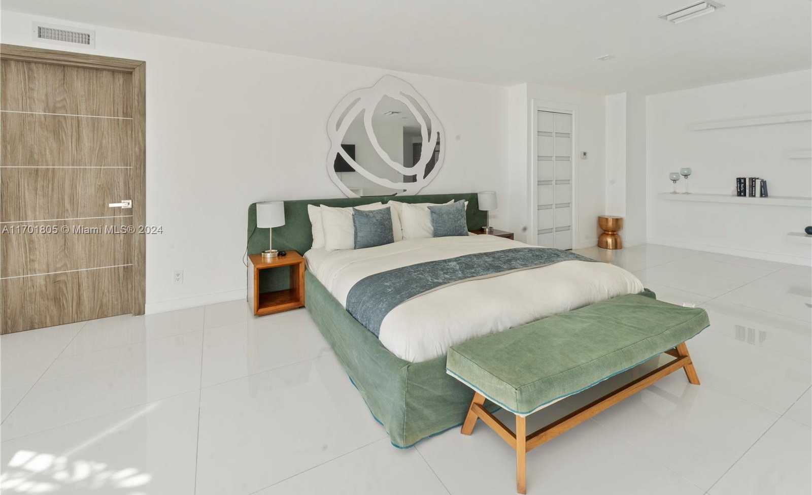 Small Image of 7504 WEST TREASURE DR, North Bay Village Number 15