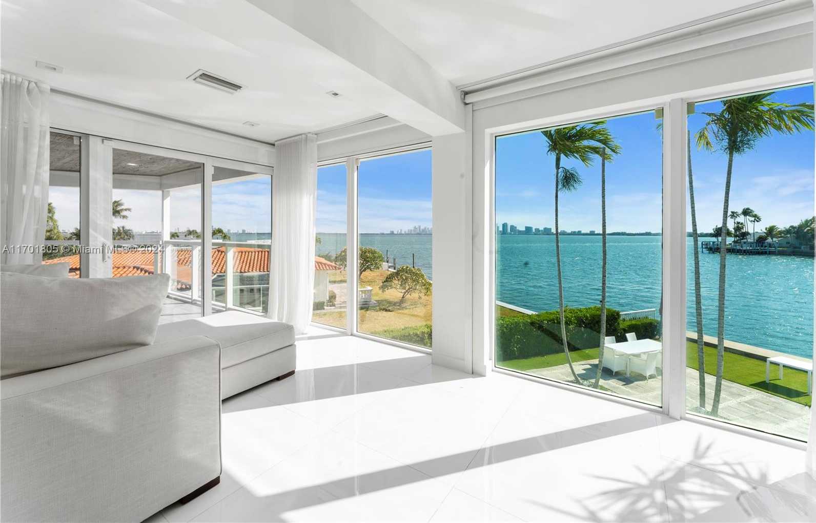 Small Image of 7504 WEST TREASURE DR, North Bay Village Number 16