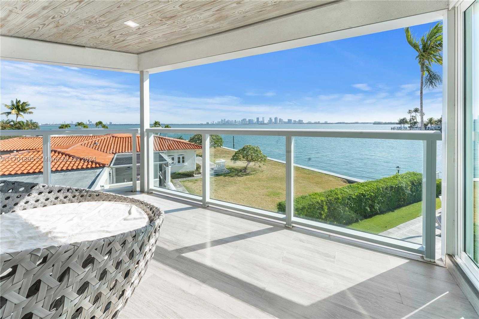 Small Image of 7504 WEST TREASURE DR, North Bay Village Number 18