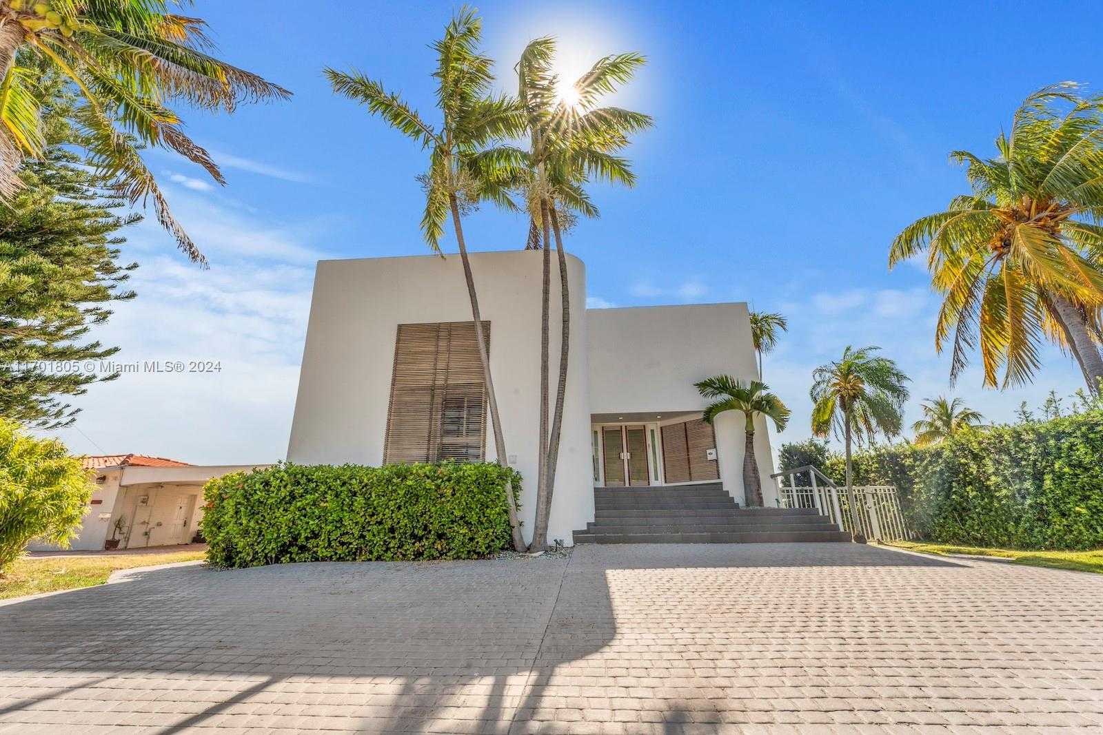 Small Image of 7504 WEST TREASURE DR, North Bay Village Number 2