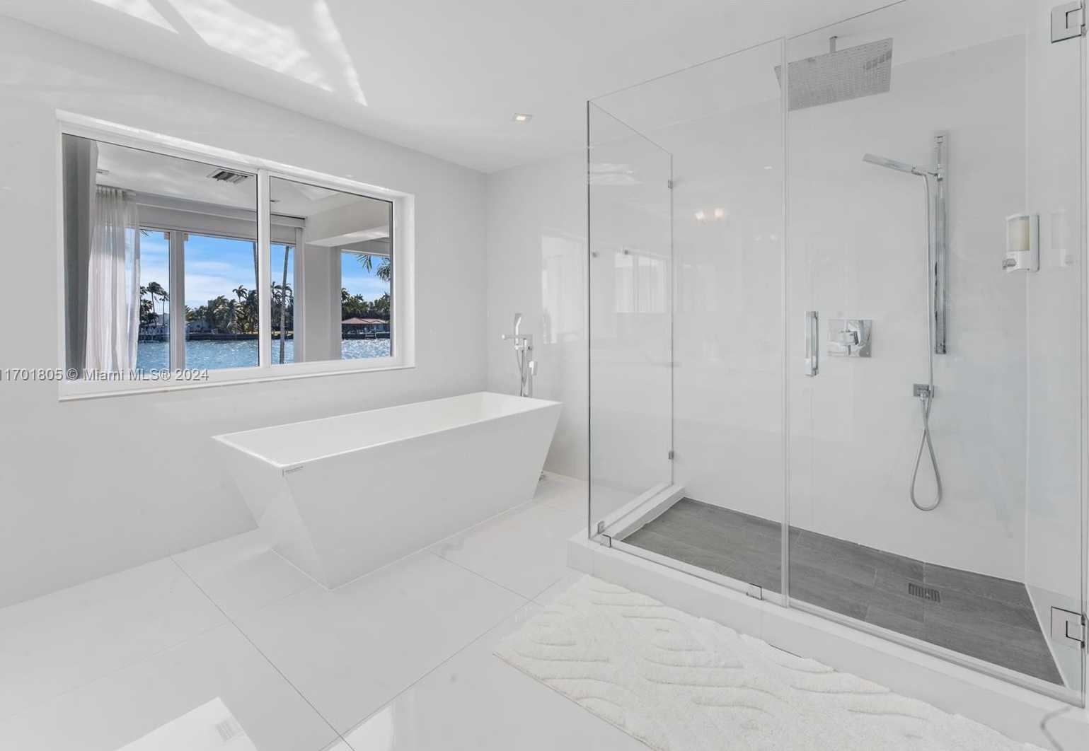Small Image of 7504 WEST TREASURE DR, North Bay Village Number 21