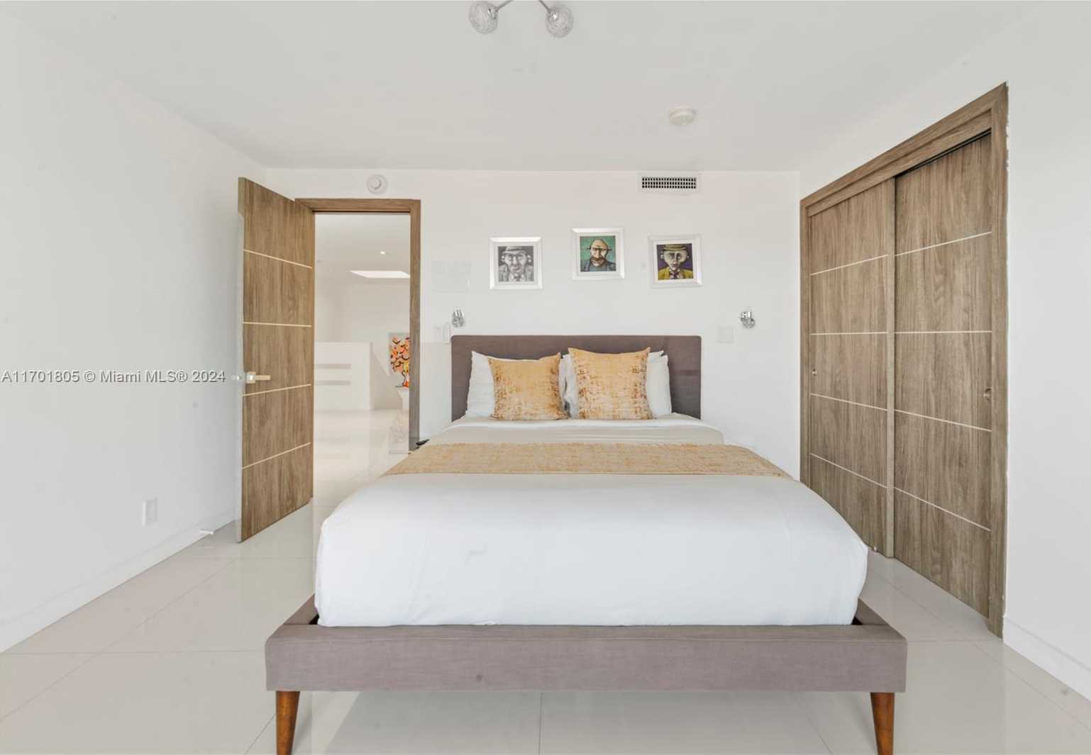 Small Image of 7504 WEST TREASURE DR, North Bay Village Number 24