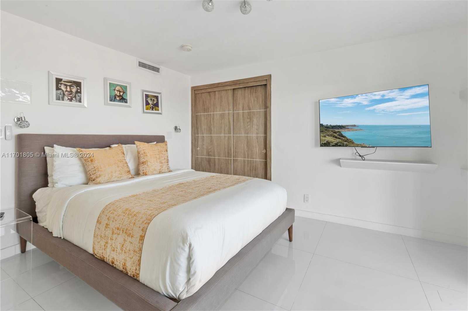 Small Image of 7504 WEST TREASURE DR, North Bay Village Number 25