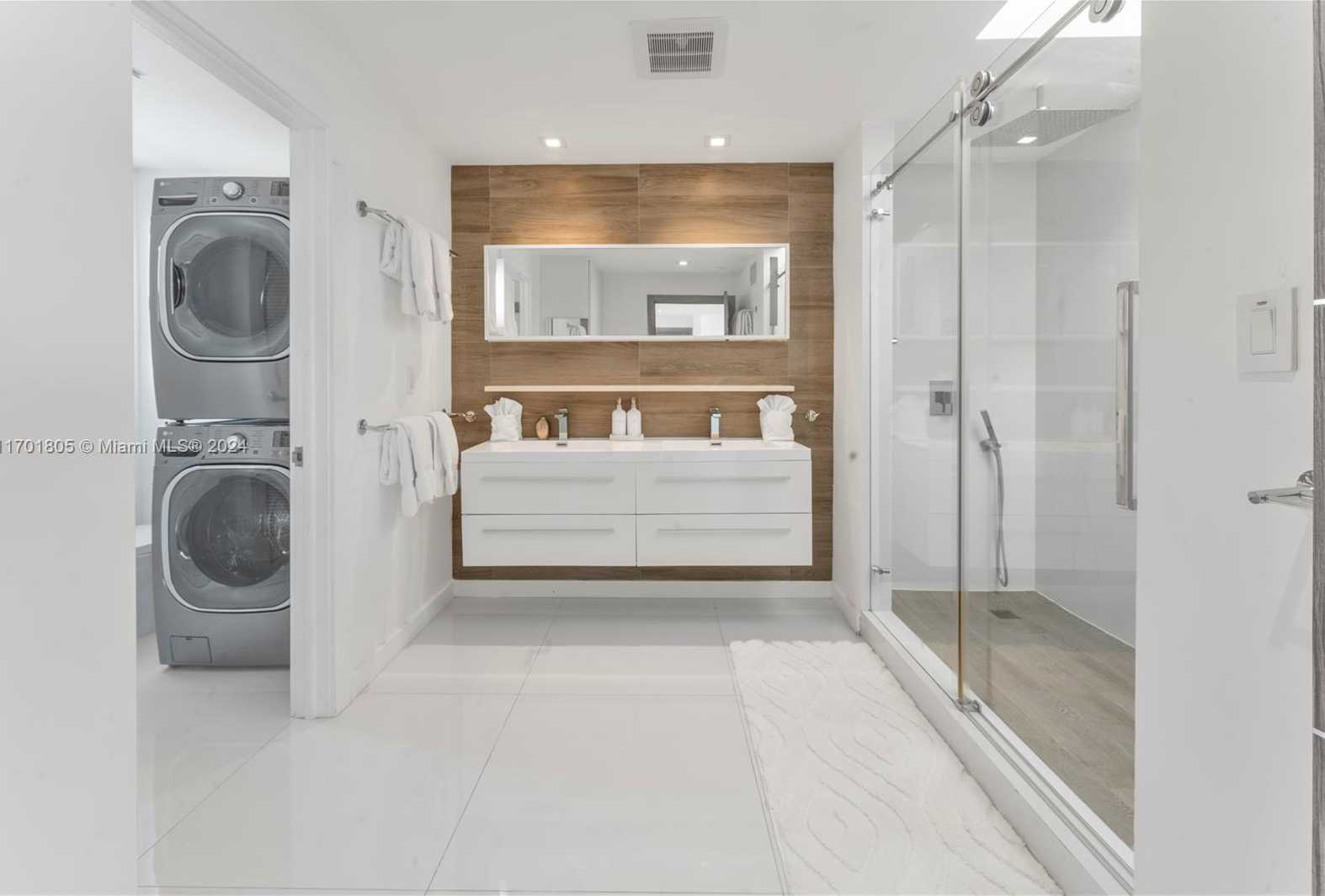 Small Image of 7504 WEST TREASURE DR, North Bay Village Number 28