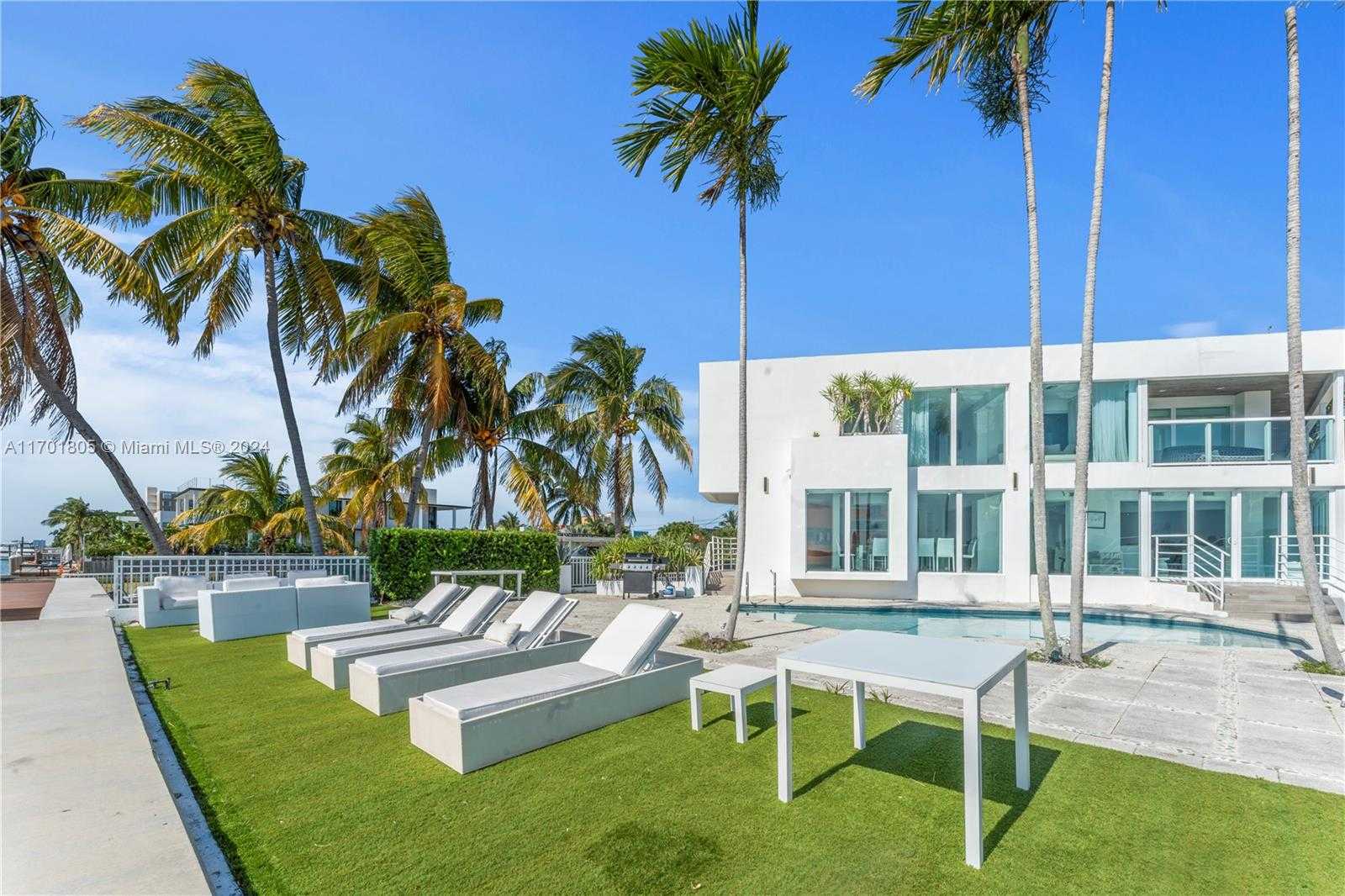 Small Image of 7504 WEST TREASURE DR, North Bay Village Number 36