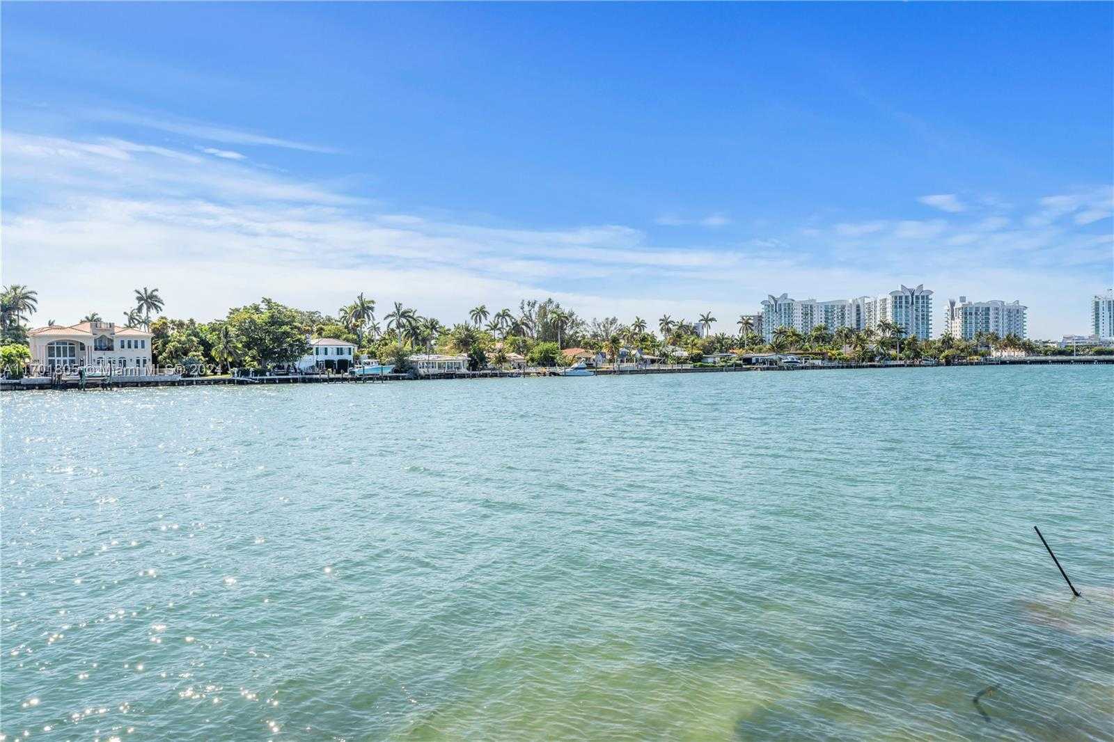 Small Image of 7504 WEST TREASURE DR, North Bay Village Number 38