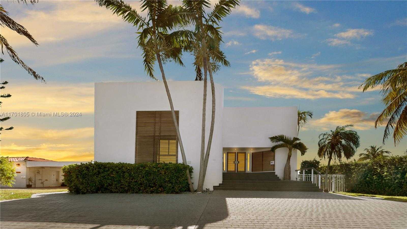 Small Image of 7504 WEST TREASURE DR, North Bay Village Number 40