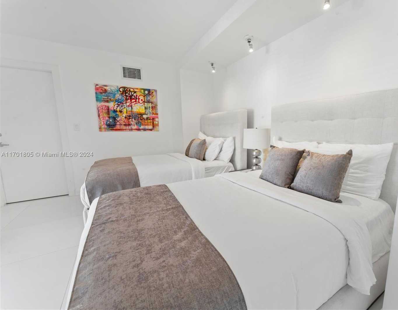 Small Image of 7504 WEST TREASURE DR, North Bay Village Number 7
