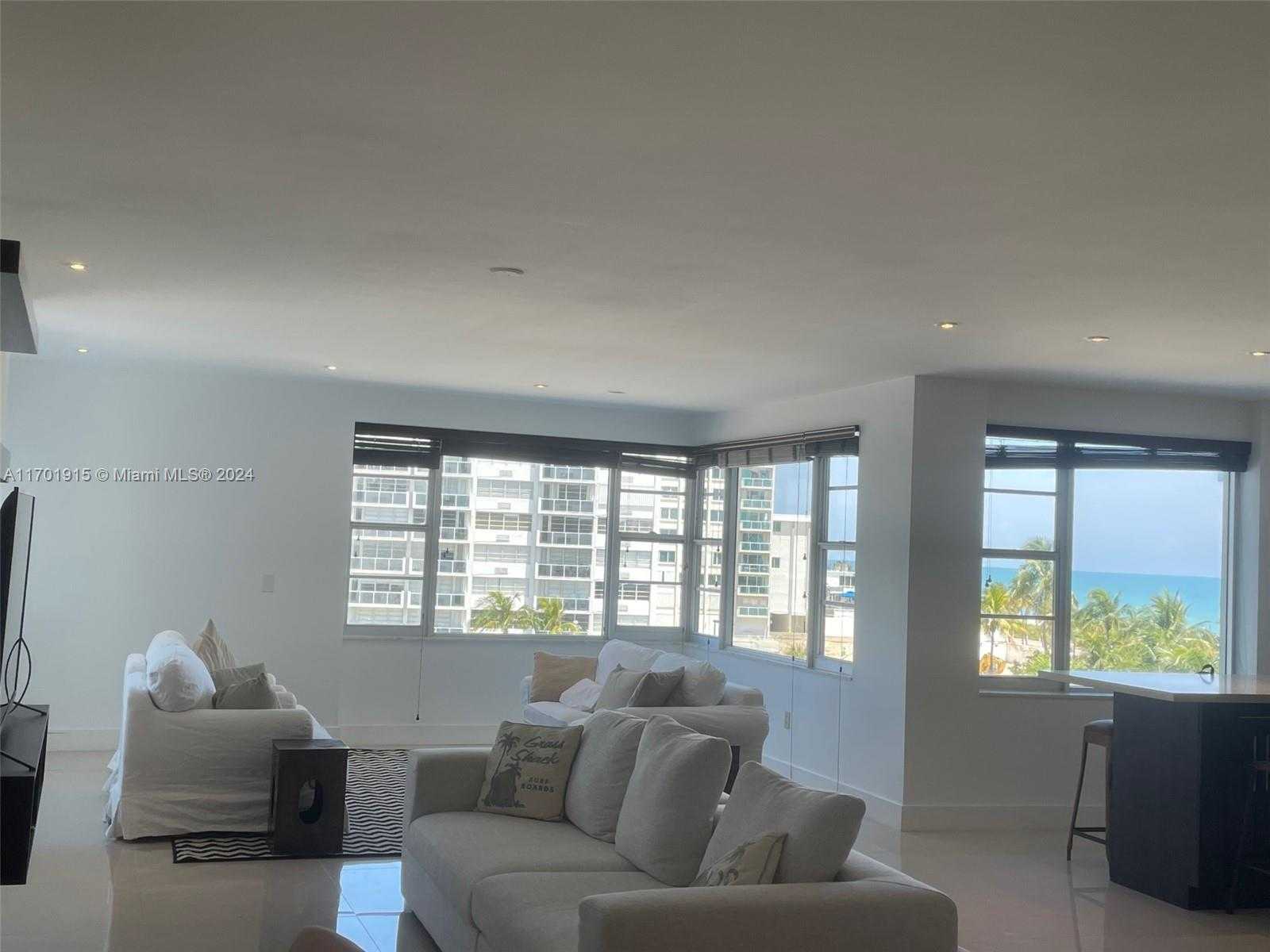 Small Image of 5255 COLLINS AVE #4G, Miami Beach Number 10