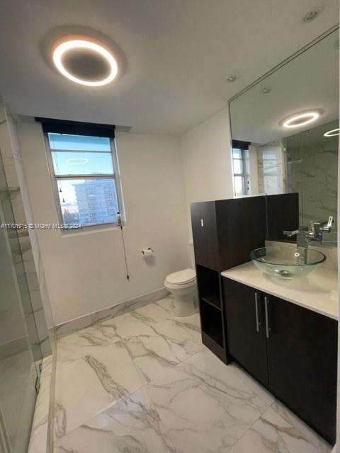 Small Image of 5255 COLLINS AVE #4G, Miami Beach Number 12