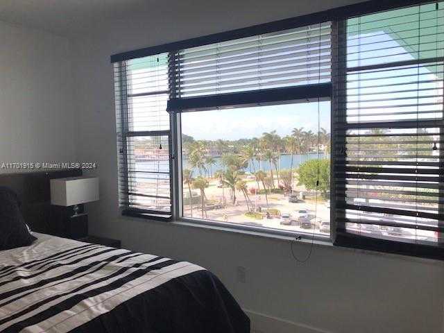 Small Image of 5255 COLLINS AVE #4G, Miami Beach Number 13