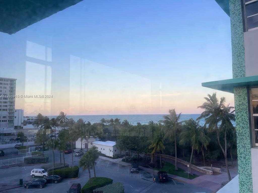 Small Image of 5255 COLLINS AVE #4G, Miami Beach Number 22