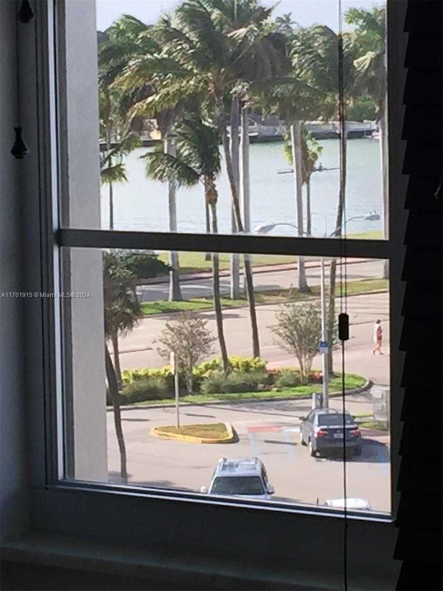 Small Image of 5255 COLLINS AVE #4G, Miami Beach Number 27