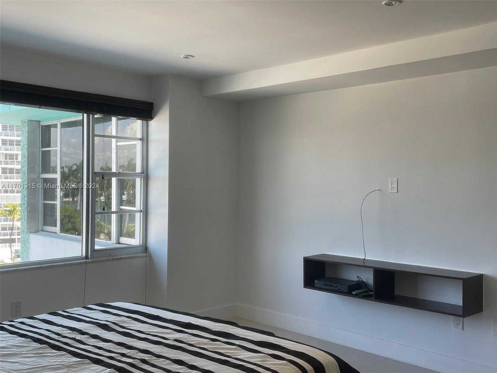 Small Image of 5255 COLLINS AVE #4G, Miami Beach Number 29