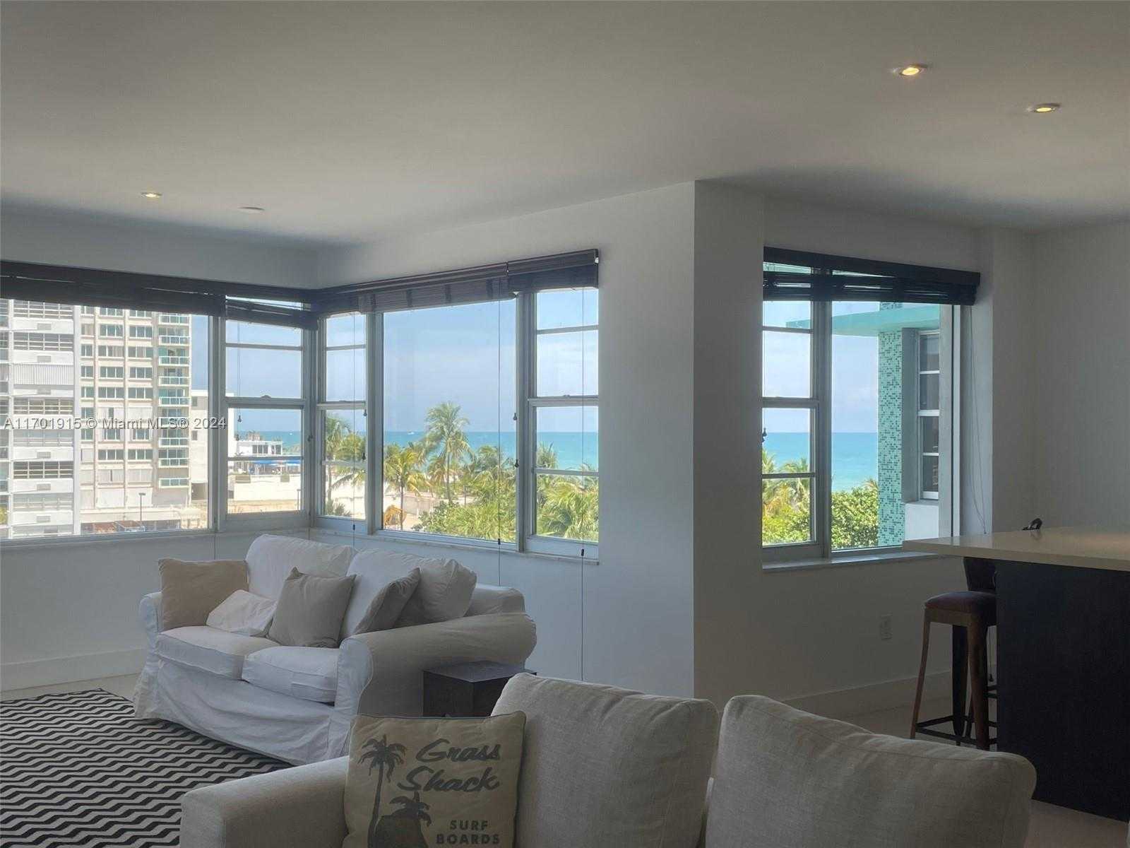 Small Image of 5255 COLLINS AVE #4G, Miami Beach Number 30