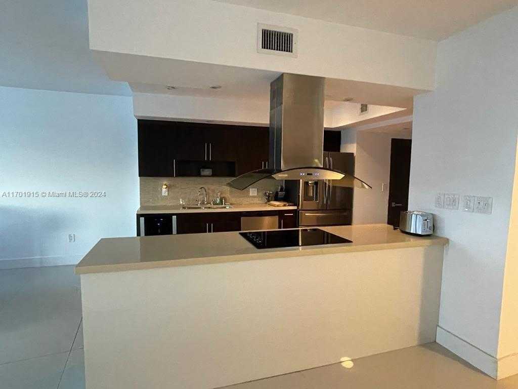 Small Image of 5255 COLLINS AVE #4G, Miami Beach Number 7