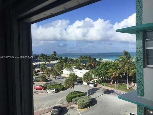 Small Image of 5255 COLLINS AVE #4G, Miami Beach Number 8