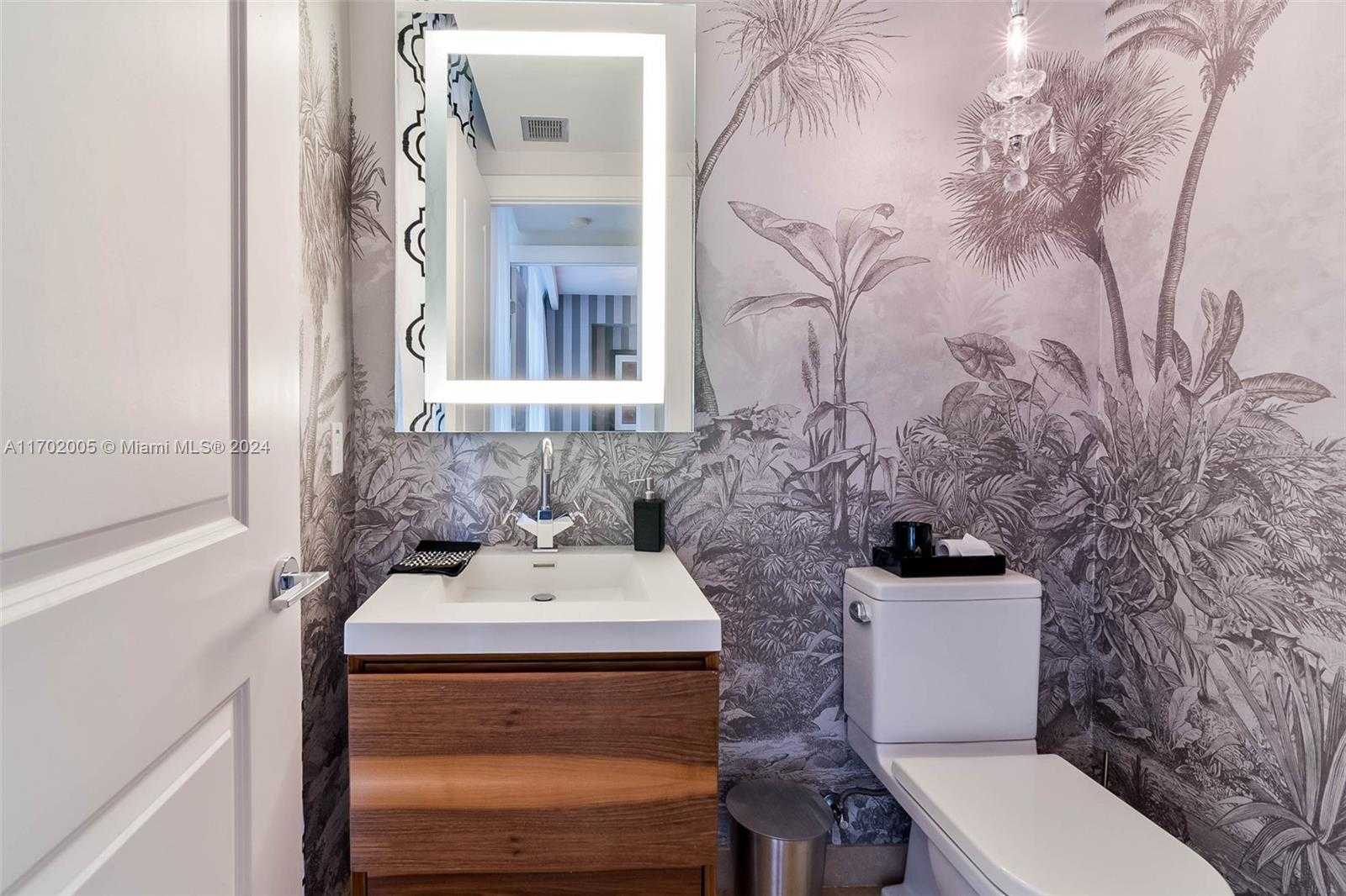 Small Image of 3737 COLLINS AVE #S-203, Miami Beach Number 13