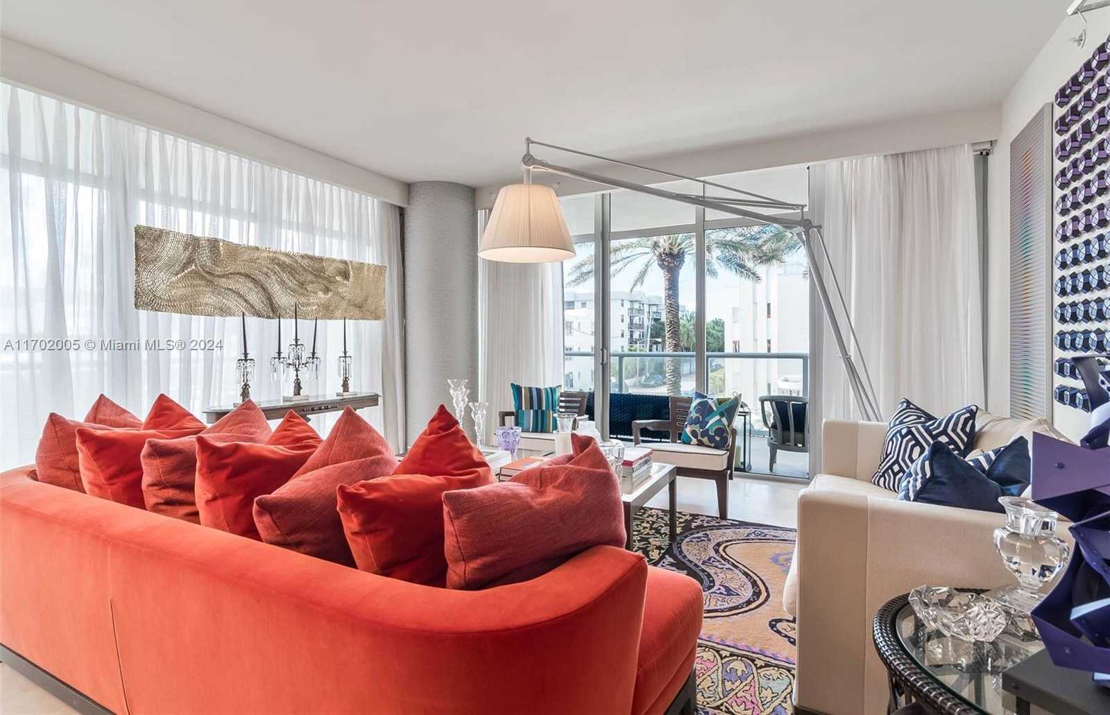 Small Image of 3737 COLLINS AVE #S-203, Miami Beach Number 5