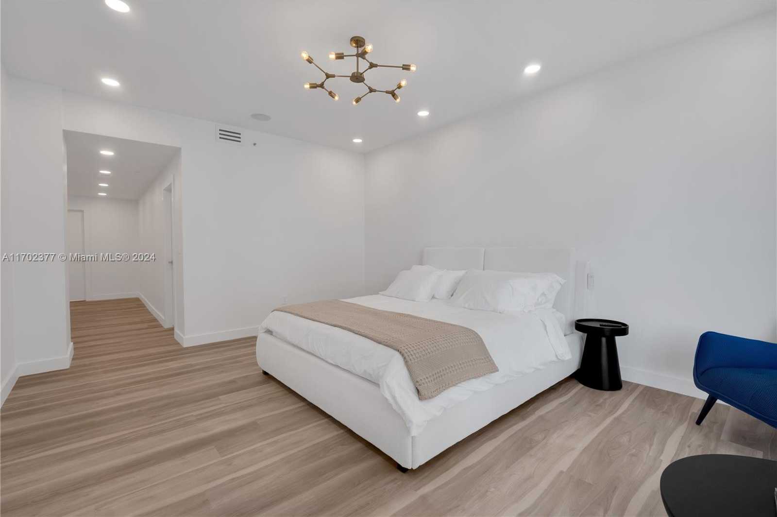 Small Image of 10101 COLLINS AVE #7D, Bal Harbour Number 19